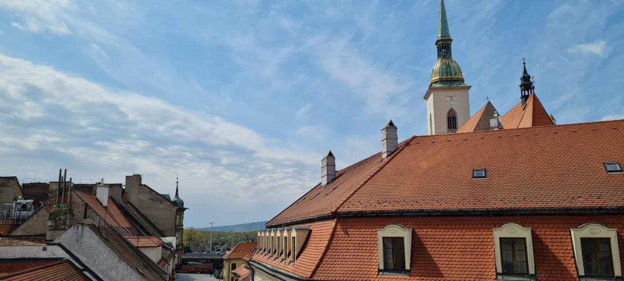 Extralarge Queen Room In The Heart Of Bratislava With Terrace Exterior foto