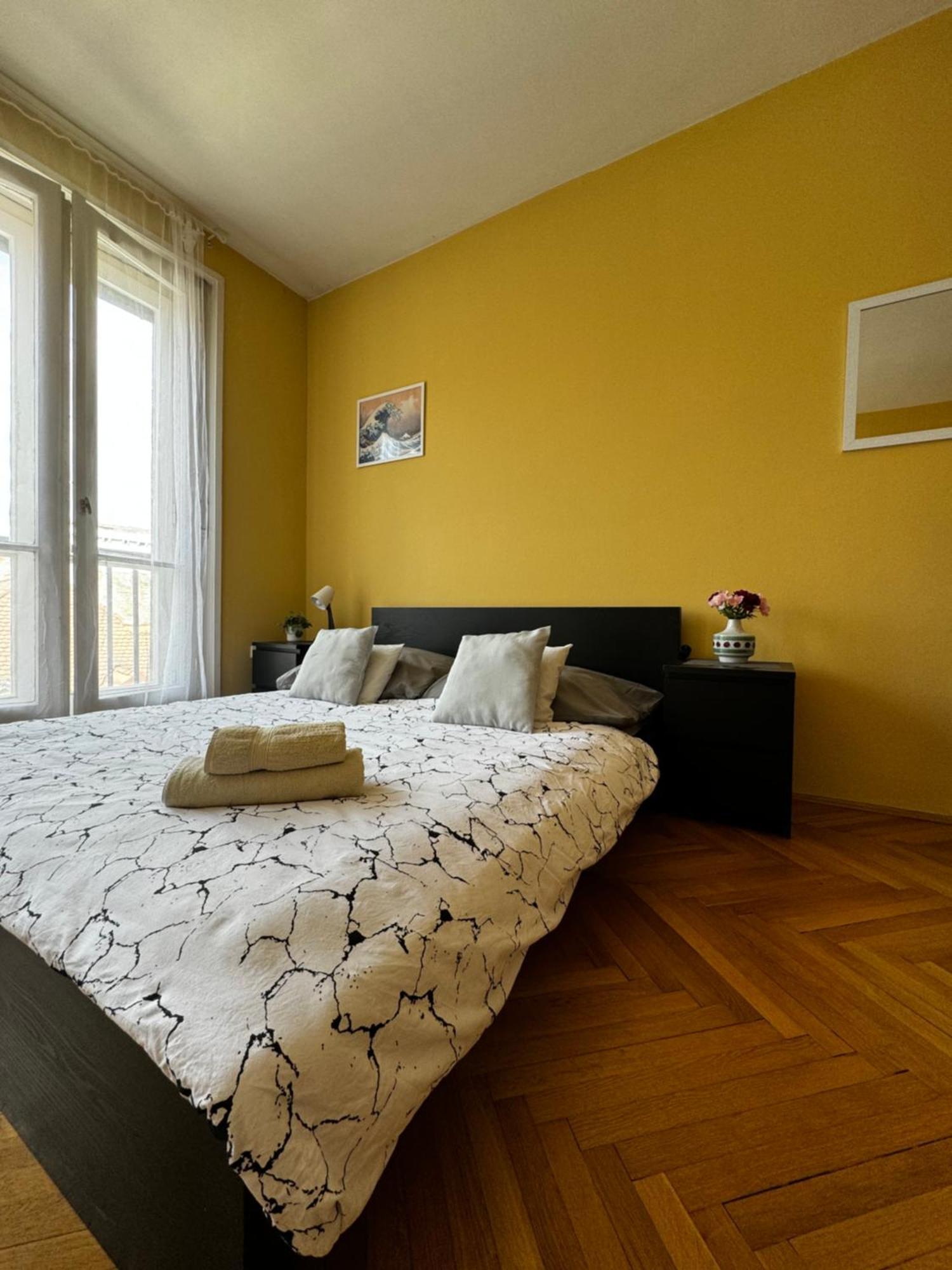 Extralarge Queen Room In The Heart Of Bratislava With Terrace Exterior foto