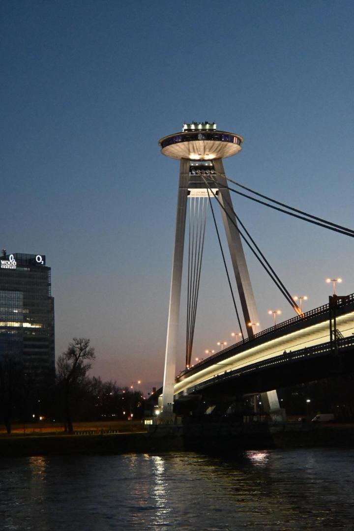 Extralarge Queen Room In The Heart Of Bratislava With Terrace Exterior foto