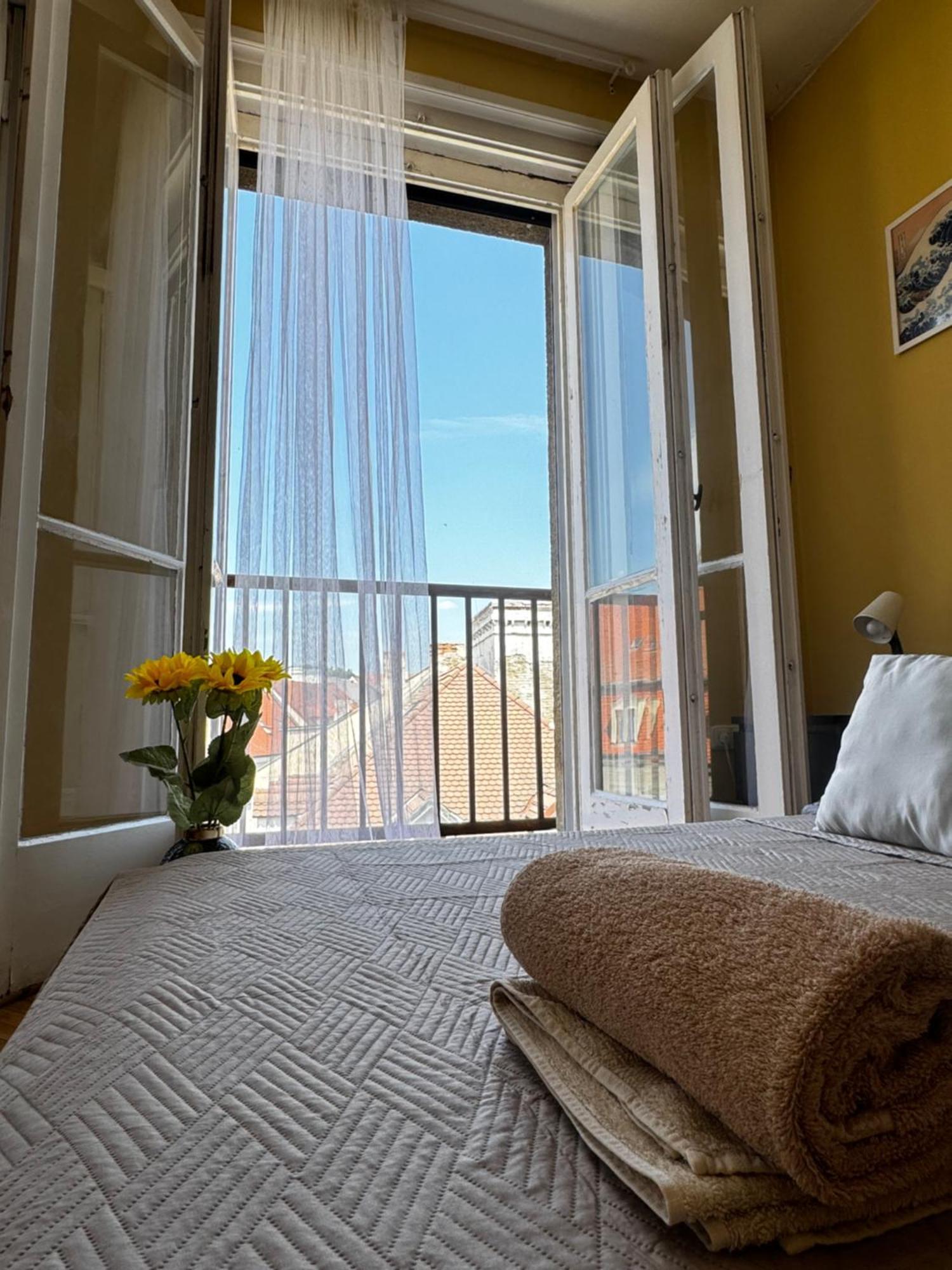 Extralarge Queen Room In The Heart Of Bratislava With Terrace Exterior foto